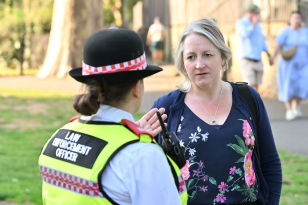 Cllr Rebecca Harvey (r), Cabinet Member for Social Inclusion and Community Safety, with one of the council\'s Law Enforcement Officers