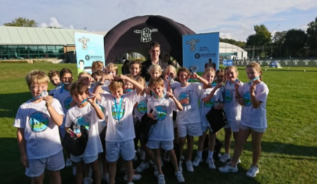 group photo of children who took part in the triathlon