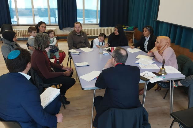 Andy Slaughter meets with parents about the need for a safe crossing 