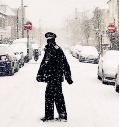 Hammersmith police officer in the snow